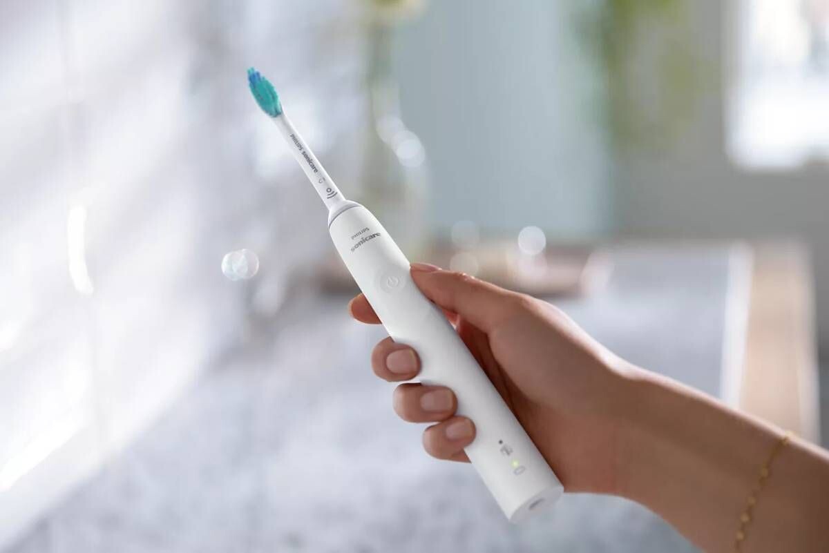 Звуковая зубная щетка Philips Sonicare 3100 White HX3673/13 + Travel Case, 1 шт — фото 2