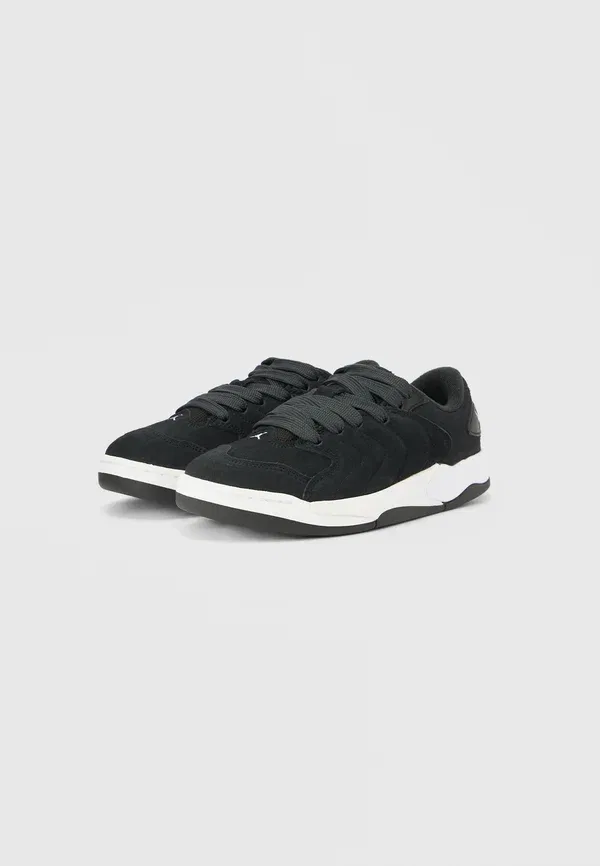 Кроссовки тренировочные Jordan, black/white/dark smoke grey, черный/белый/темно-серый дымчатый — фото 2