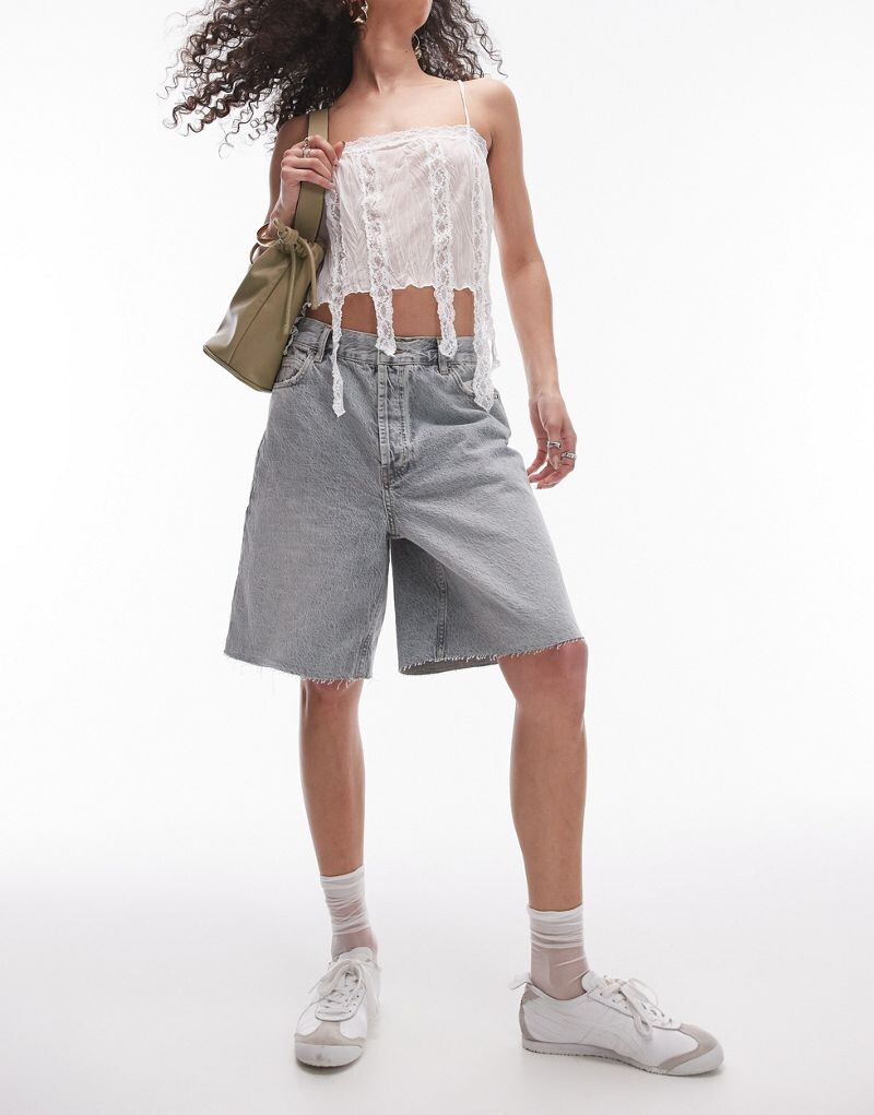 

Джинсовые шорты свободного кроя Topshop