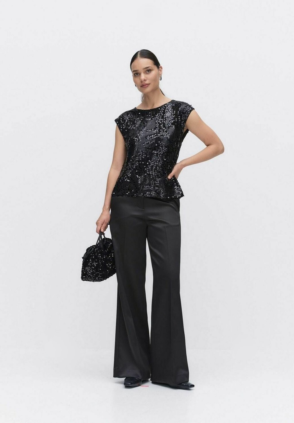 

Топ ANJA SEQUINS STOCKH LM, черный
