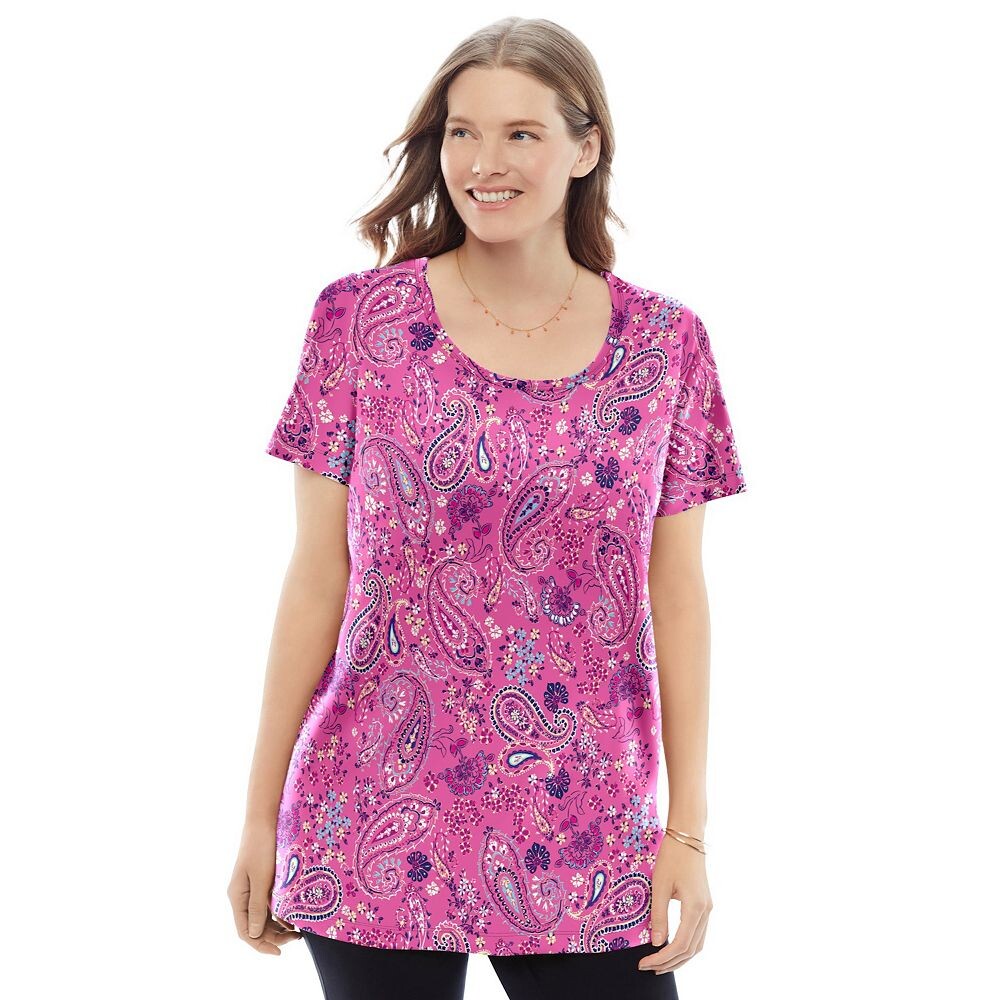 

Женщина в женской футболке больших размеров с идеальным принтом и короткими рукавами с круглым вырезом Woman Within, цвет Peony Petal Paisley
