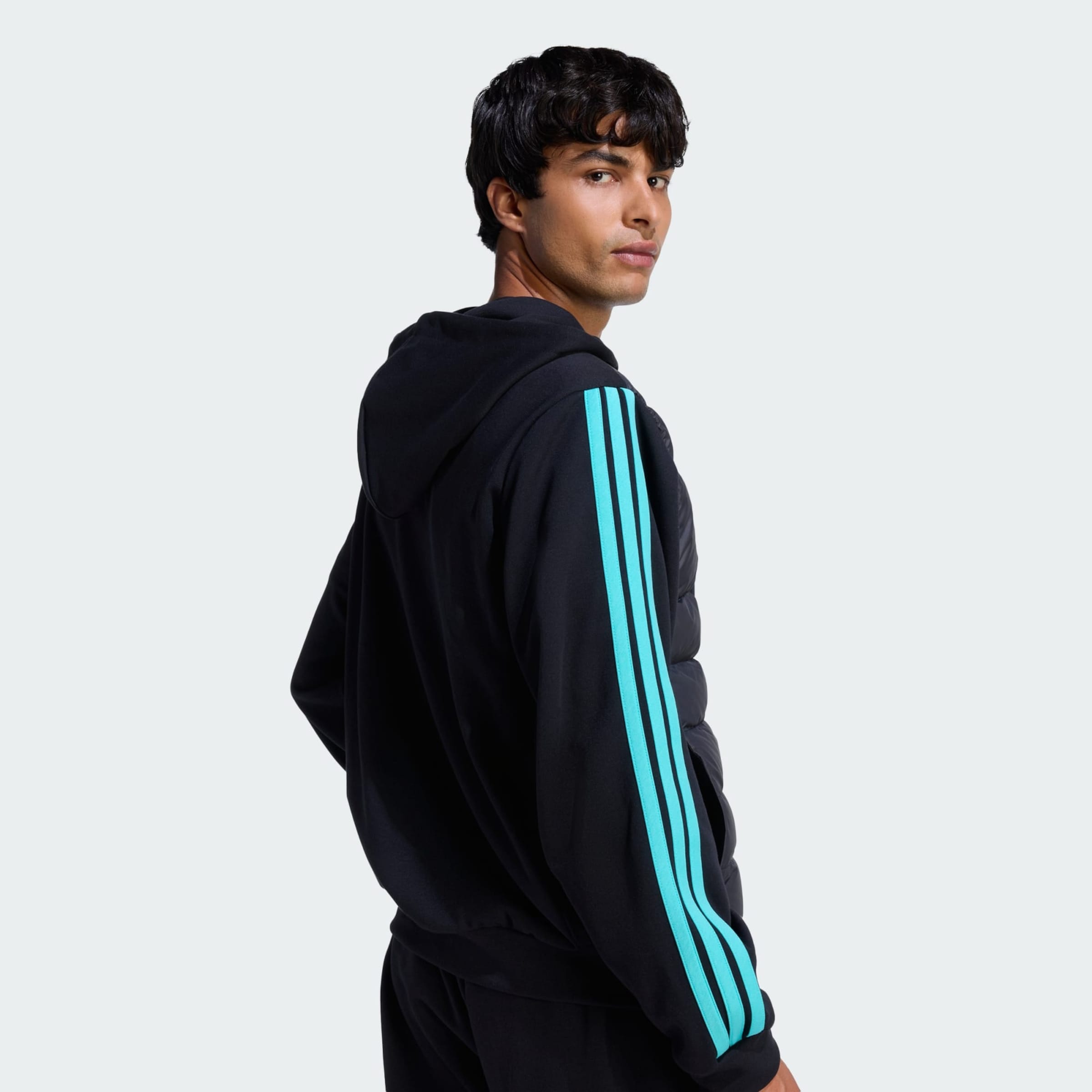 Adidas Performance Спортивная куртка 'Mercedes-AMG Petronas Formula 1 Team' в черном цвете — фото 4