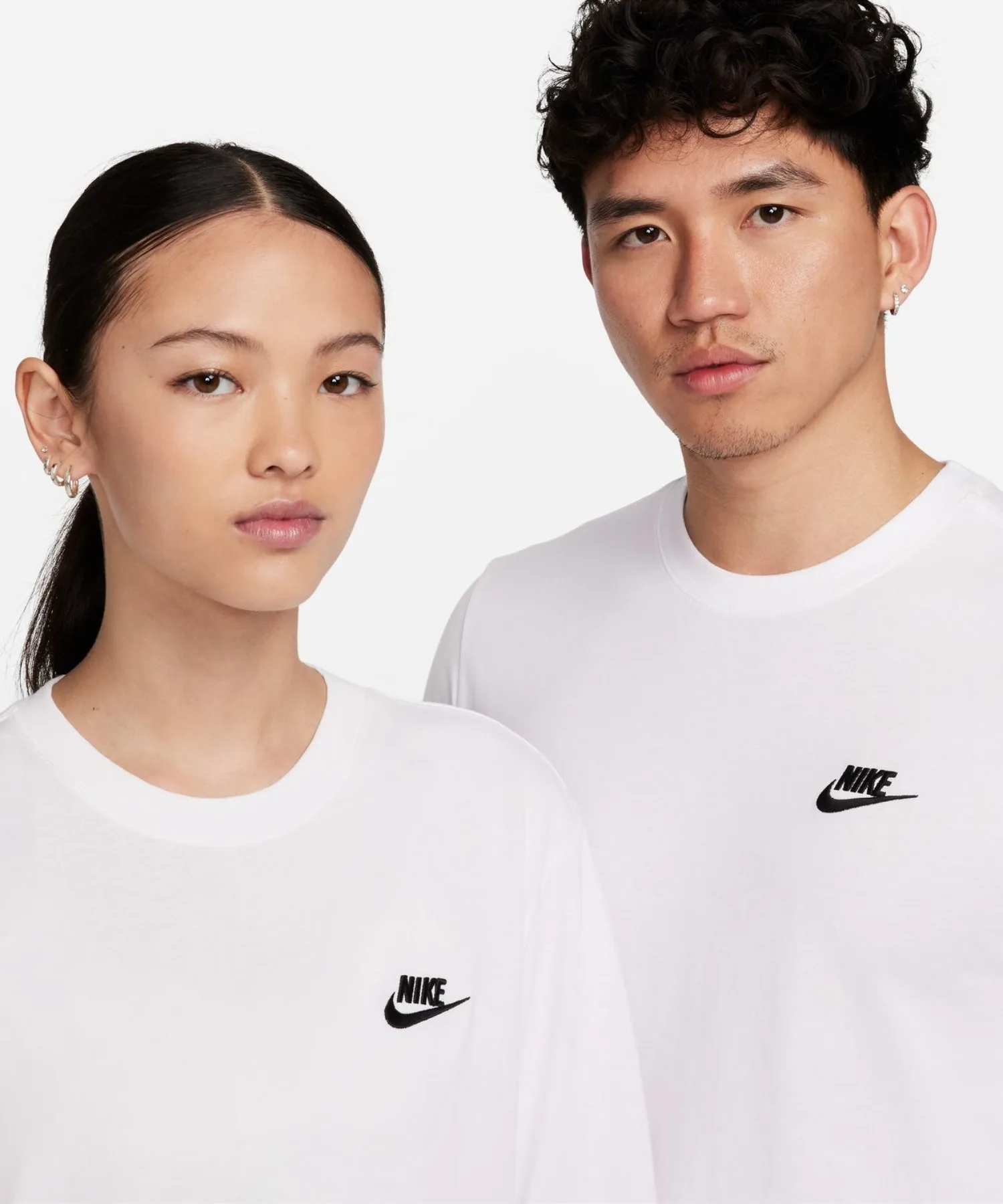 Мужская футболка с длинным рукавом Nike NSW Club L/S T-shirt чёрная — фото 2