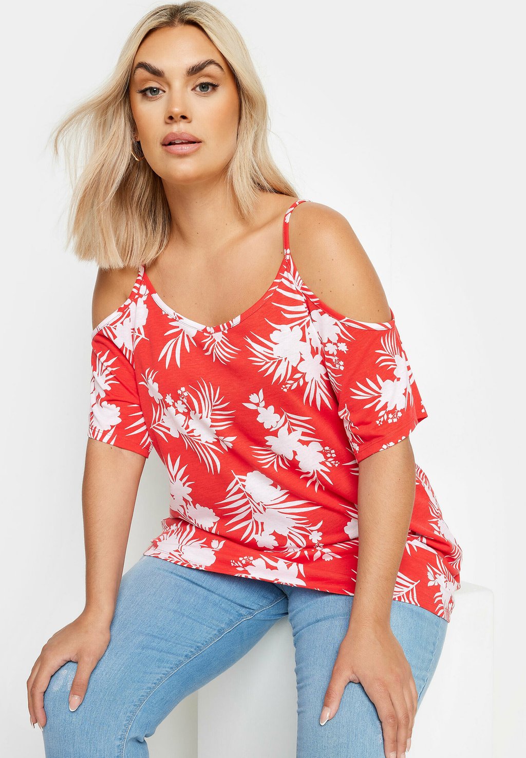 

Футболка с принтом Tropical Cold Shoulder Yours Clothing, красная