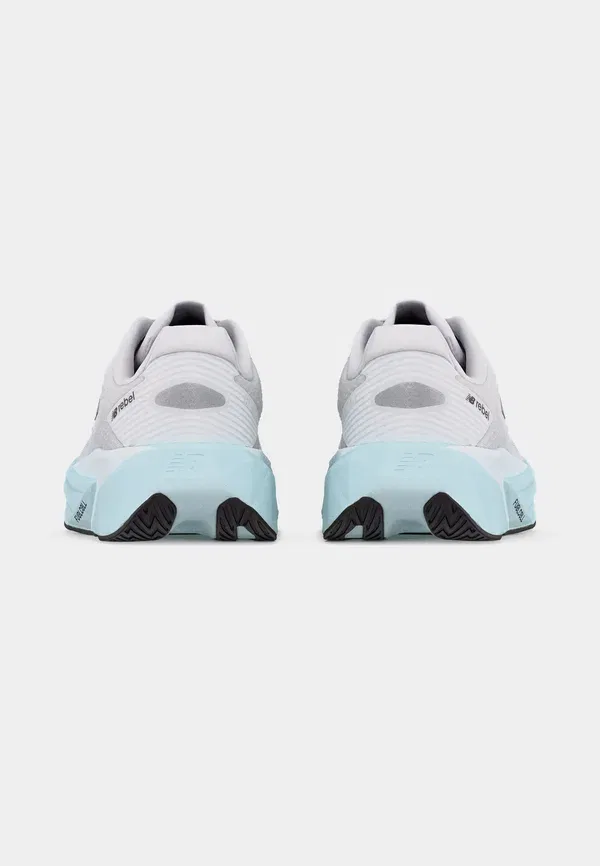 Кроссовки для бега по шоссе Rebel v5 New Balance, белый — фото 4