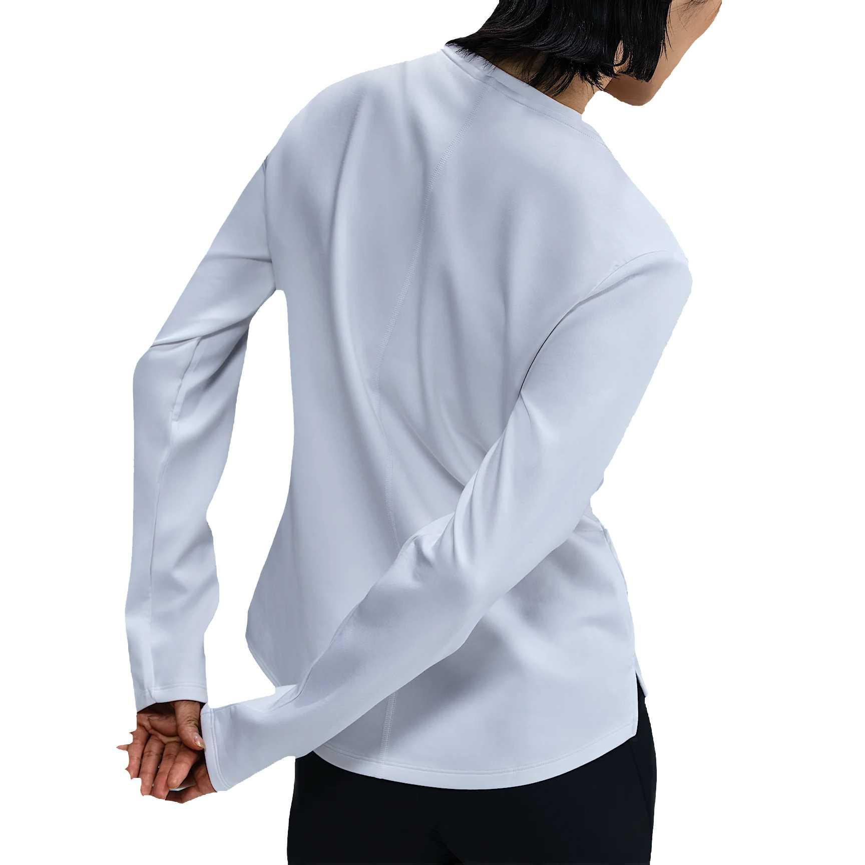 Nike Футболка Therma FIT One Regular женская белая — фото 2
