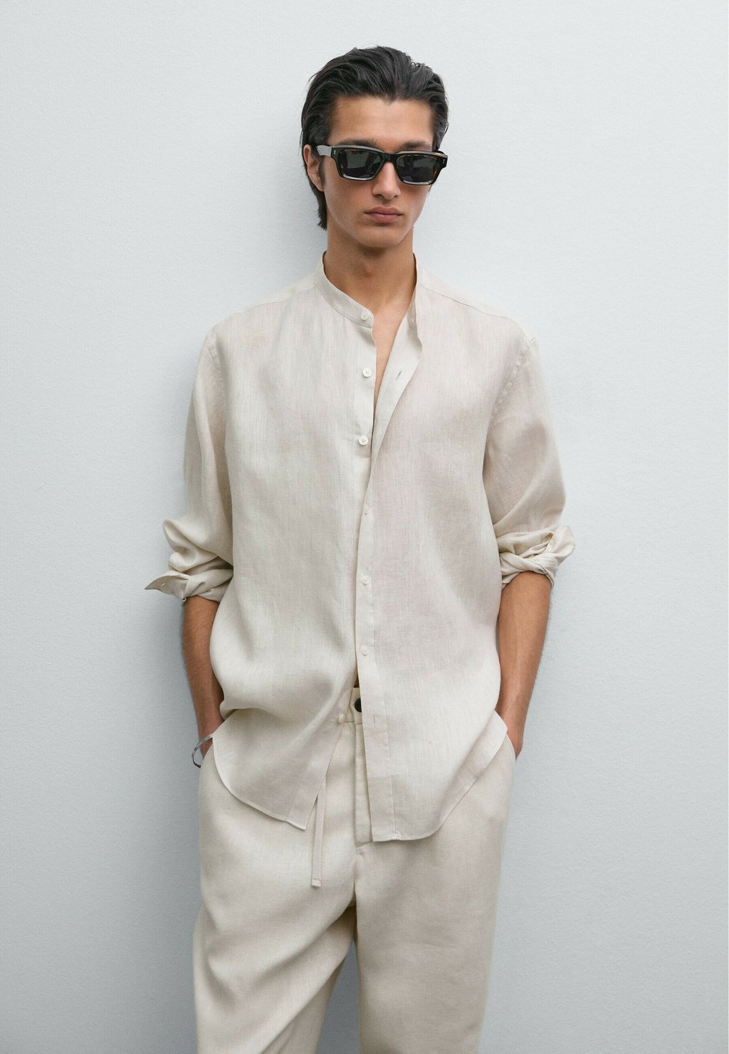 

Рубашка REGULAR FIT STAND COLLAR Massimo Dutti, песочный