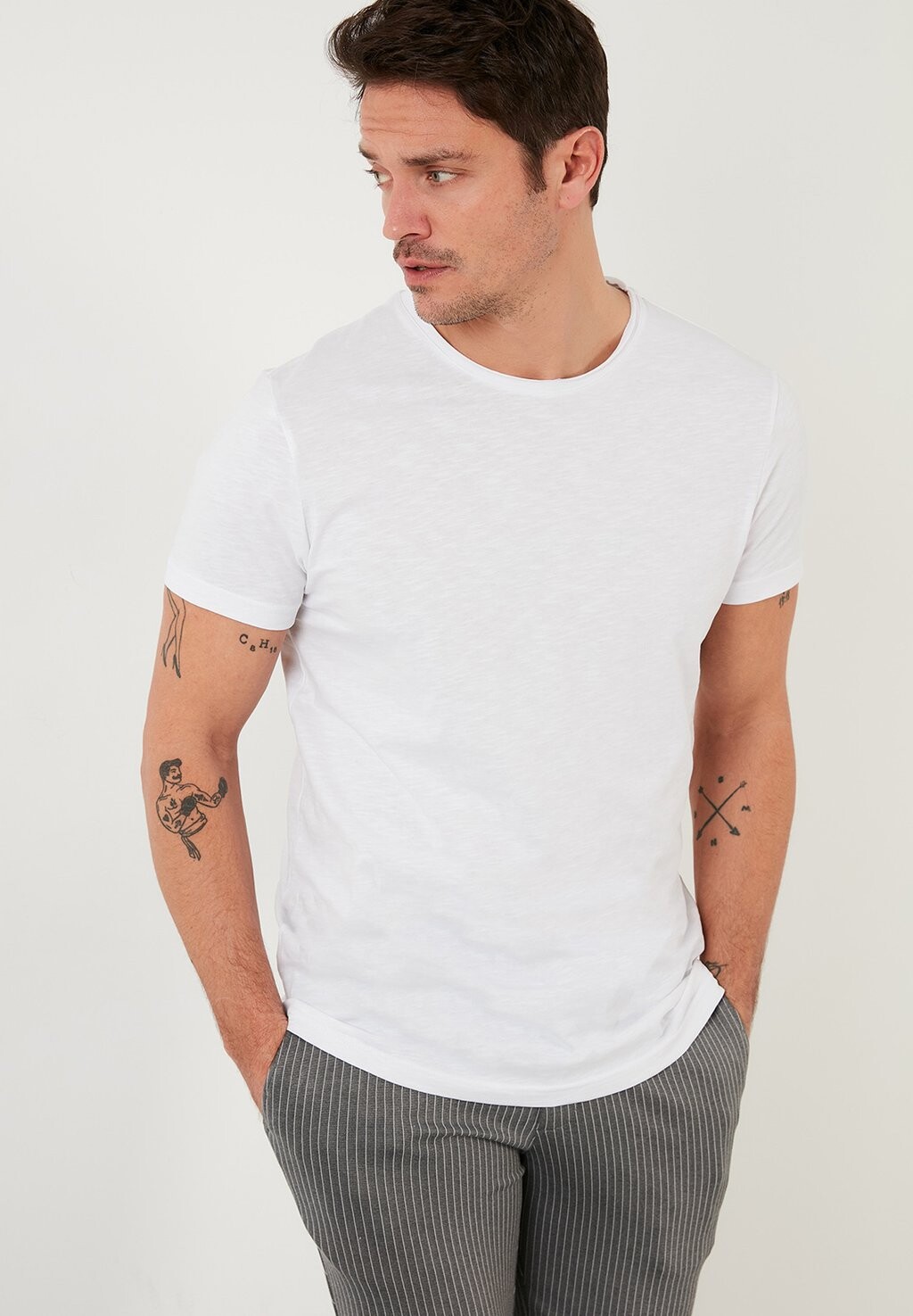 

Футболка базовая SLIM FIT Buratti, цвет white