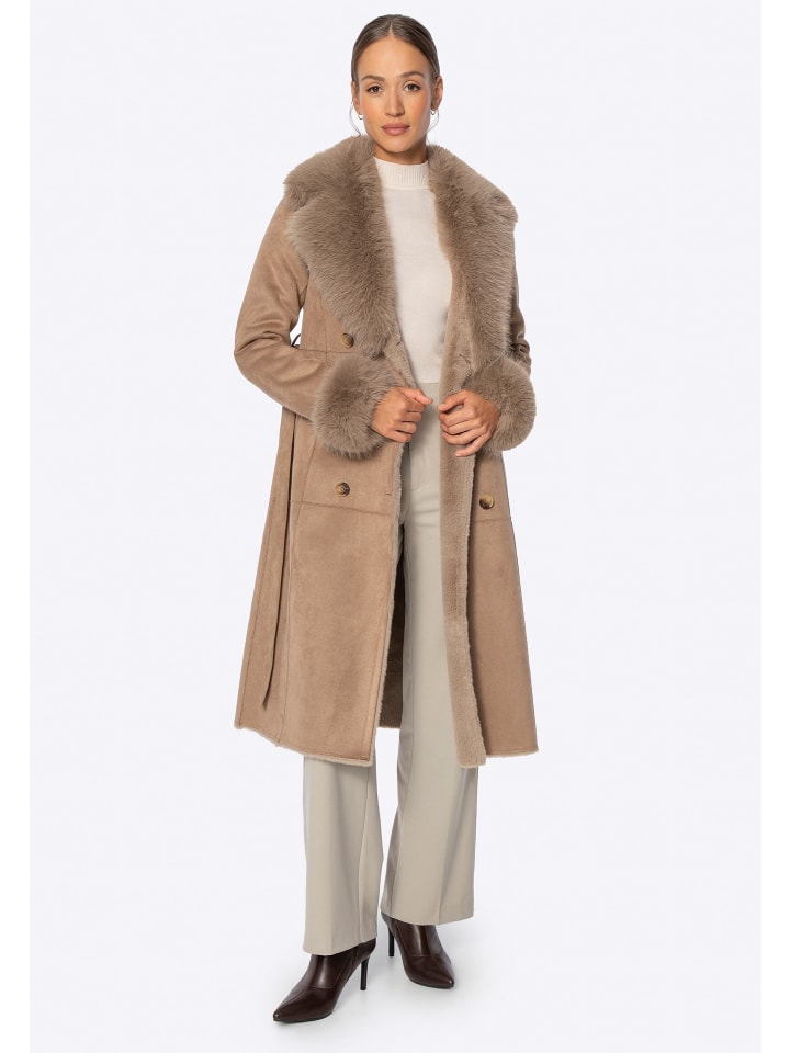 

Женское двубортное пальто с меховым воротником светло-коричневого цвета Wittchen