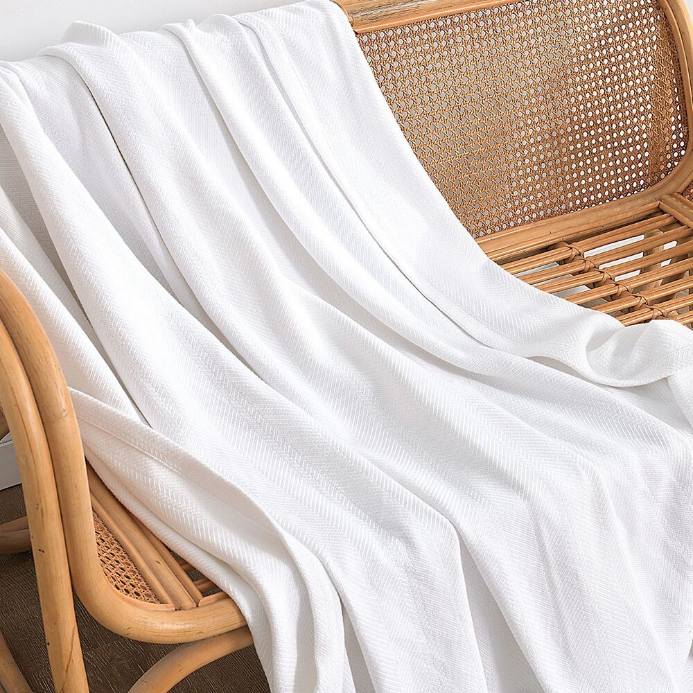 

100% хлопок. Одеяло/покрывало жаккардовое. Egyptian Linens, белый