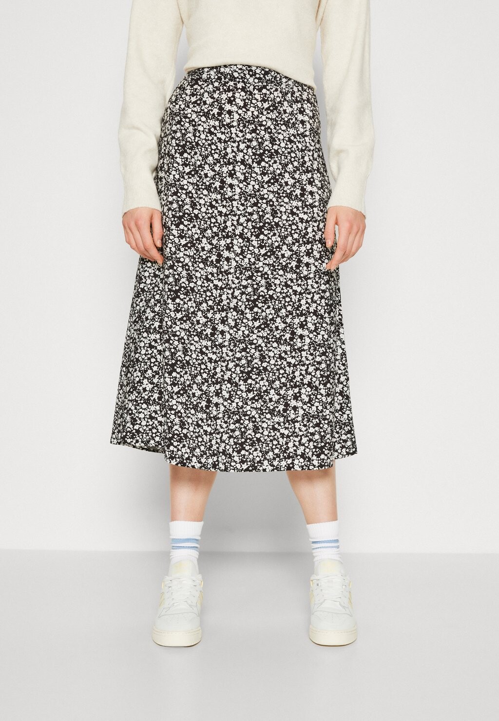 

Юбка расклешенная Object Tall OBJLEONORA MIDI SKIRT TALL, черный