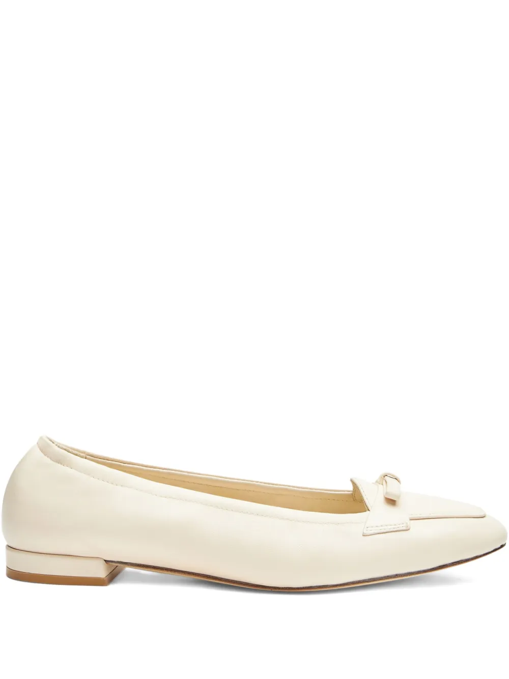 Лоферы с бантом Stuart Weitzman, белый