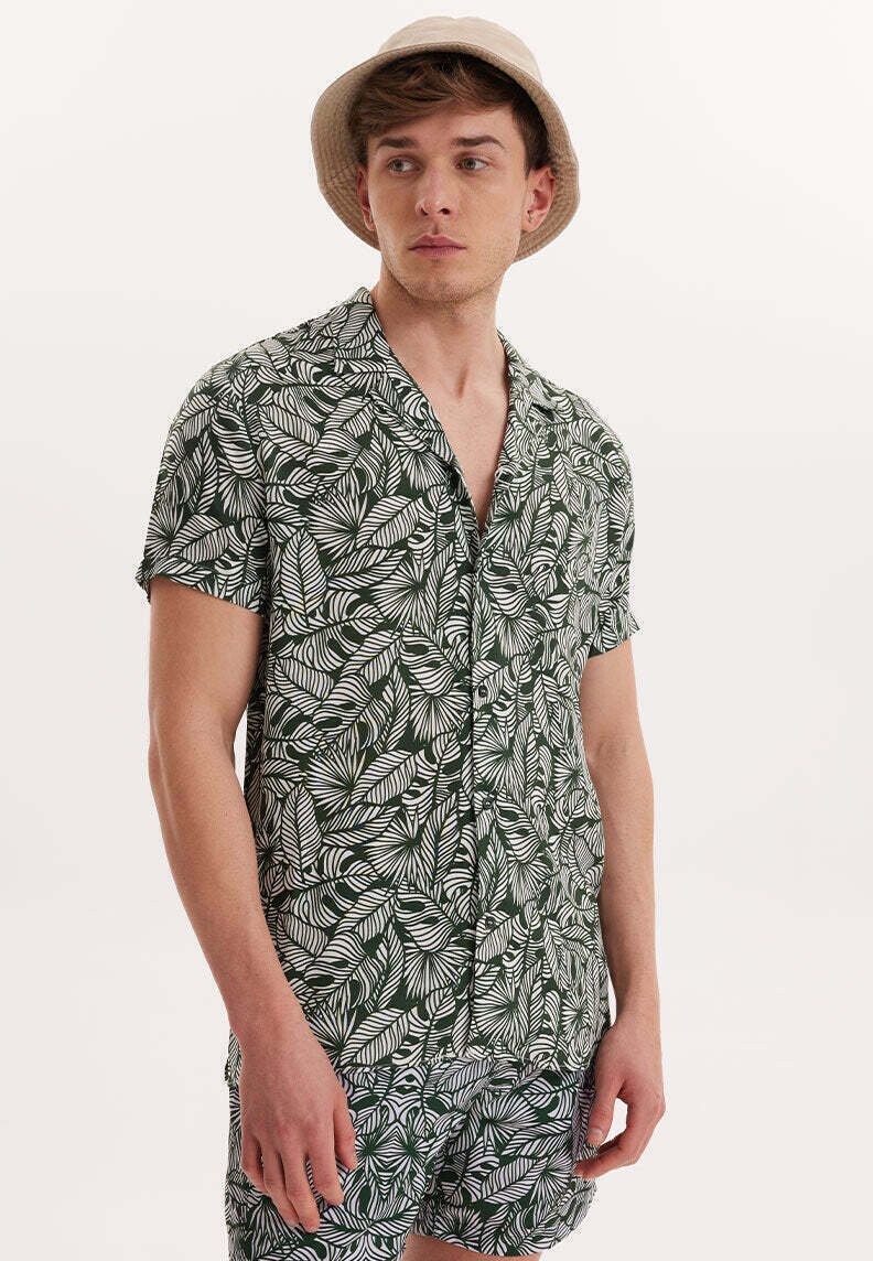 

Рубашка Wmhawaii Printed WESTMARK LONDON, цвет green aop