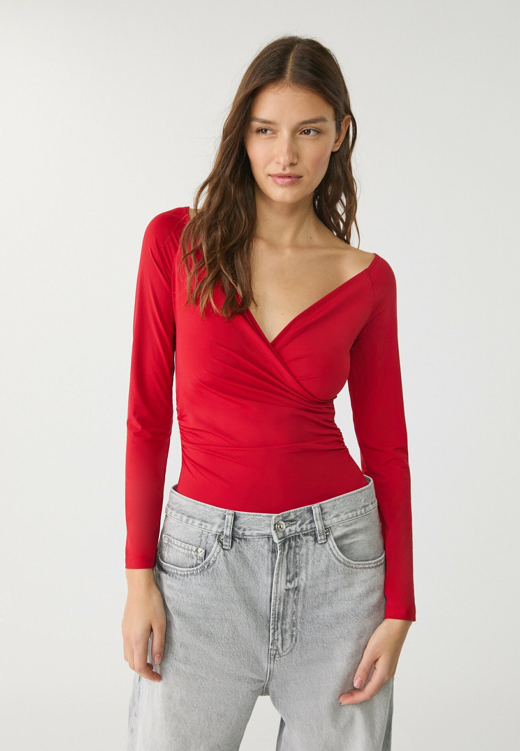 

Футболка с длинным рукавом GATHERED CROSSOVER Stradivarius, красный