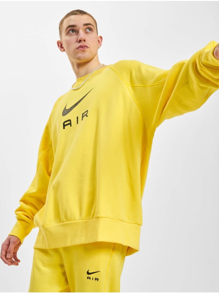 

Толстовка Nike, цвет yellow strike/black