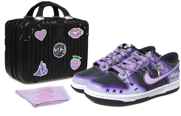 

Кроссовки Nike Dunk Skateboard Shoes Women's Low-Top Black Purple