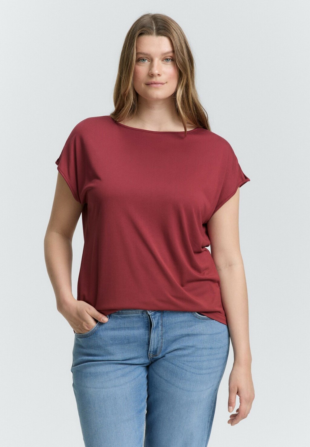 

Футболка с принтом PLUS SIZE - MIT CUT-OUTS TOM TAILOR, красный