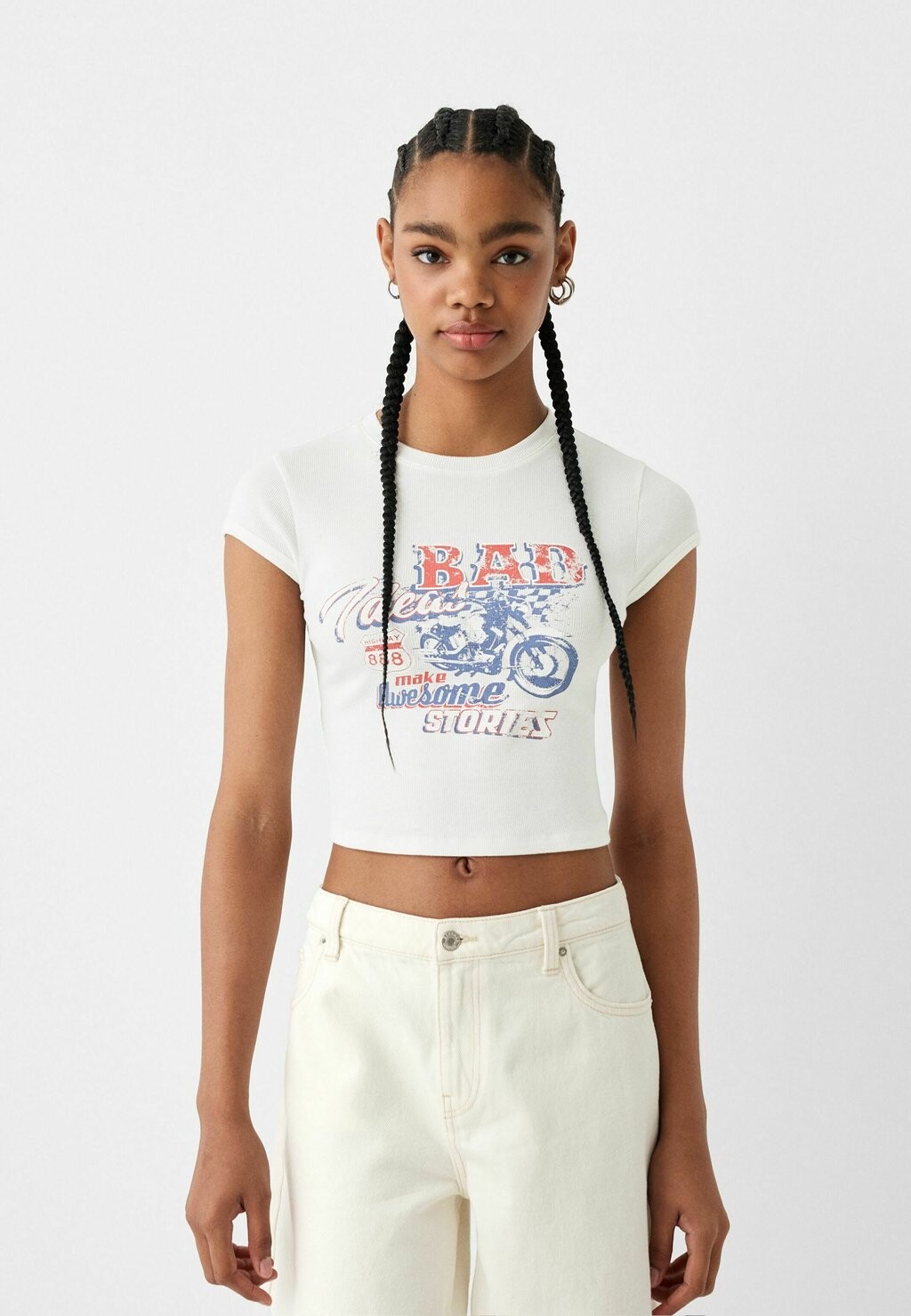 

Футболка с принтом SHORT SLEEVE WITH STRAPS Bershka, белый