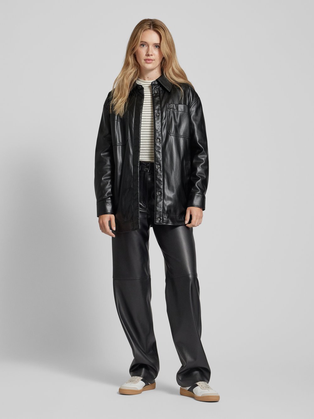 

Блузка-рубашка из искусственной кожи, модель «MAREVA» Guess, черный