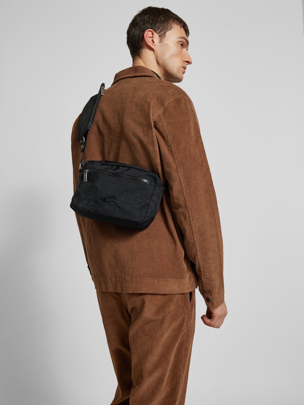 

Сумка через плечо с вышитым логотипом, модель «JOURNEY» camel active, черный