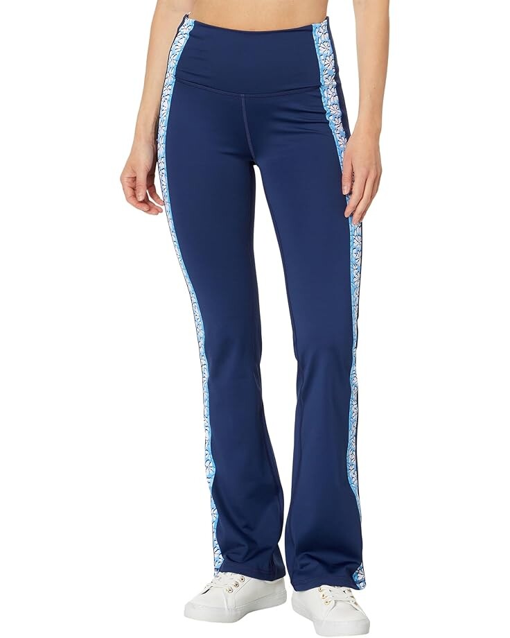 

Брюки Lilly Pulitzer Carpe Vita Flare Legging, цвет Low Tide Navy