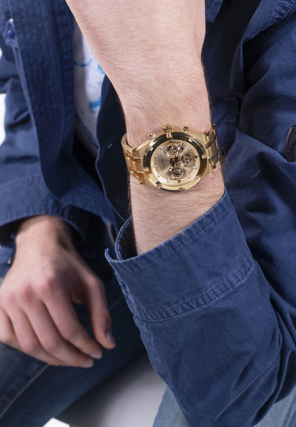 

Часы с хронографом Guess, золотой