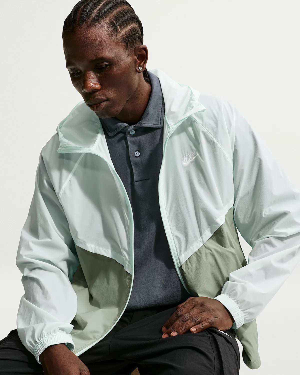 Мужская нестеганая куртка-ветровка Nike Windrunner на молнии с защитой от УФ, Barely Green/Jade Horizon/White — фото 3