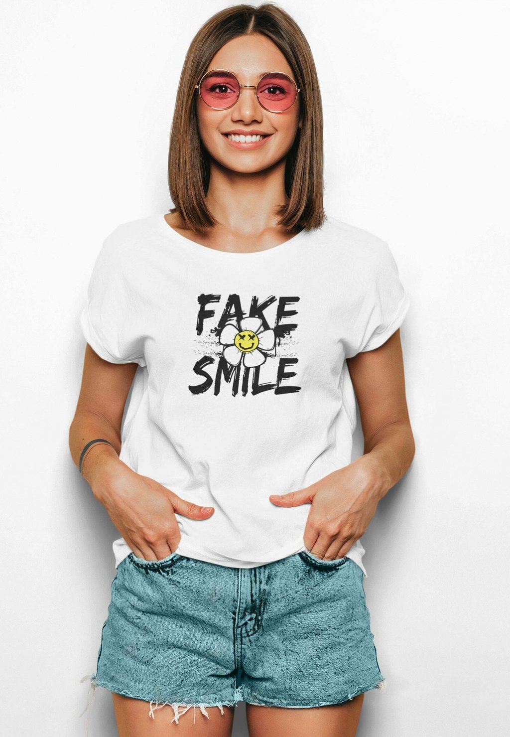 

Футболка с принтом FAKE SMILE Novux, цвет white