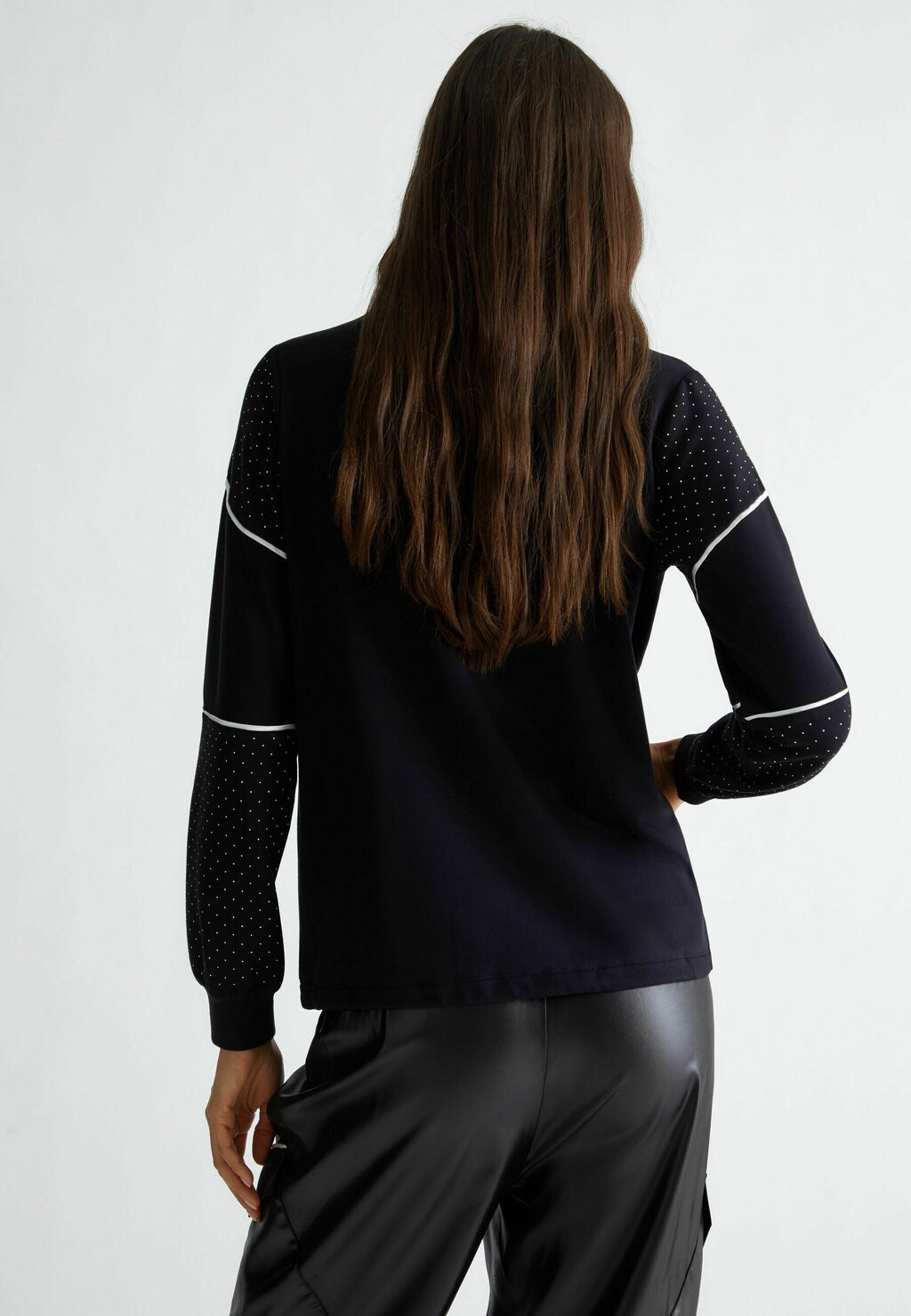 

Толстовка CREW NECK WITH STUDS LIU JO, черный