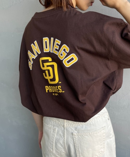 

Футболка с индивидуальным принтом на спине в стиле MLB, FANATICS, коричневый