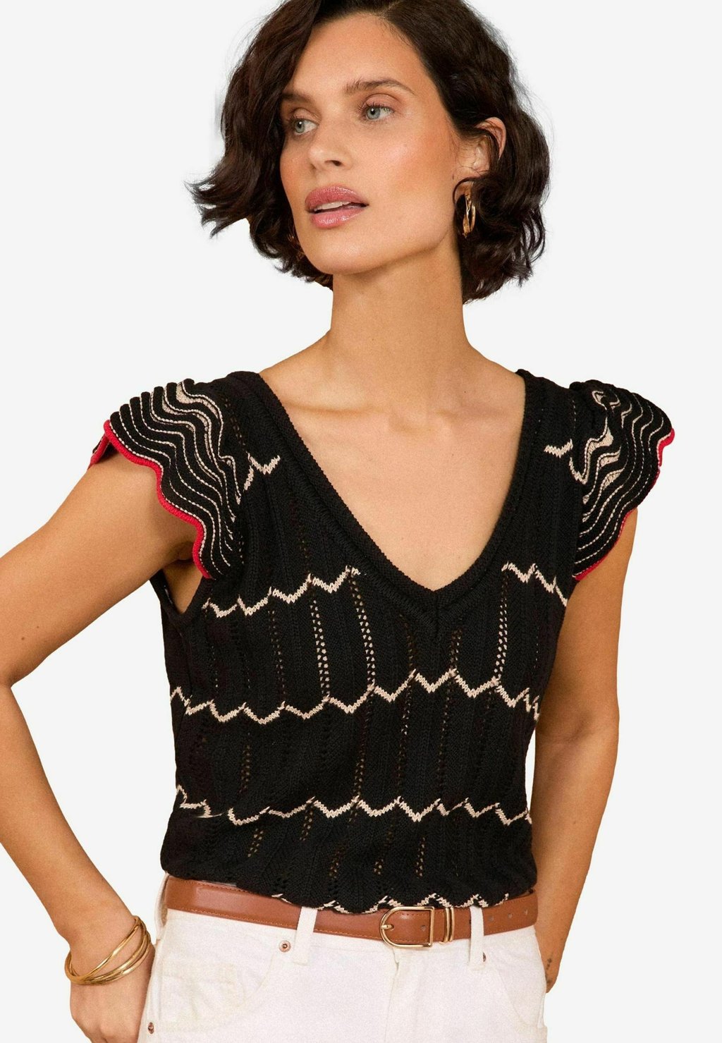 

Футболка с принтом SCALLOP POINTELLE TOP . Love & Roses, черный