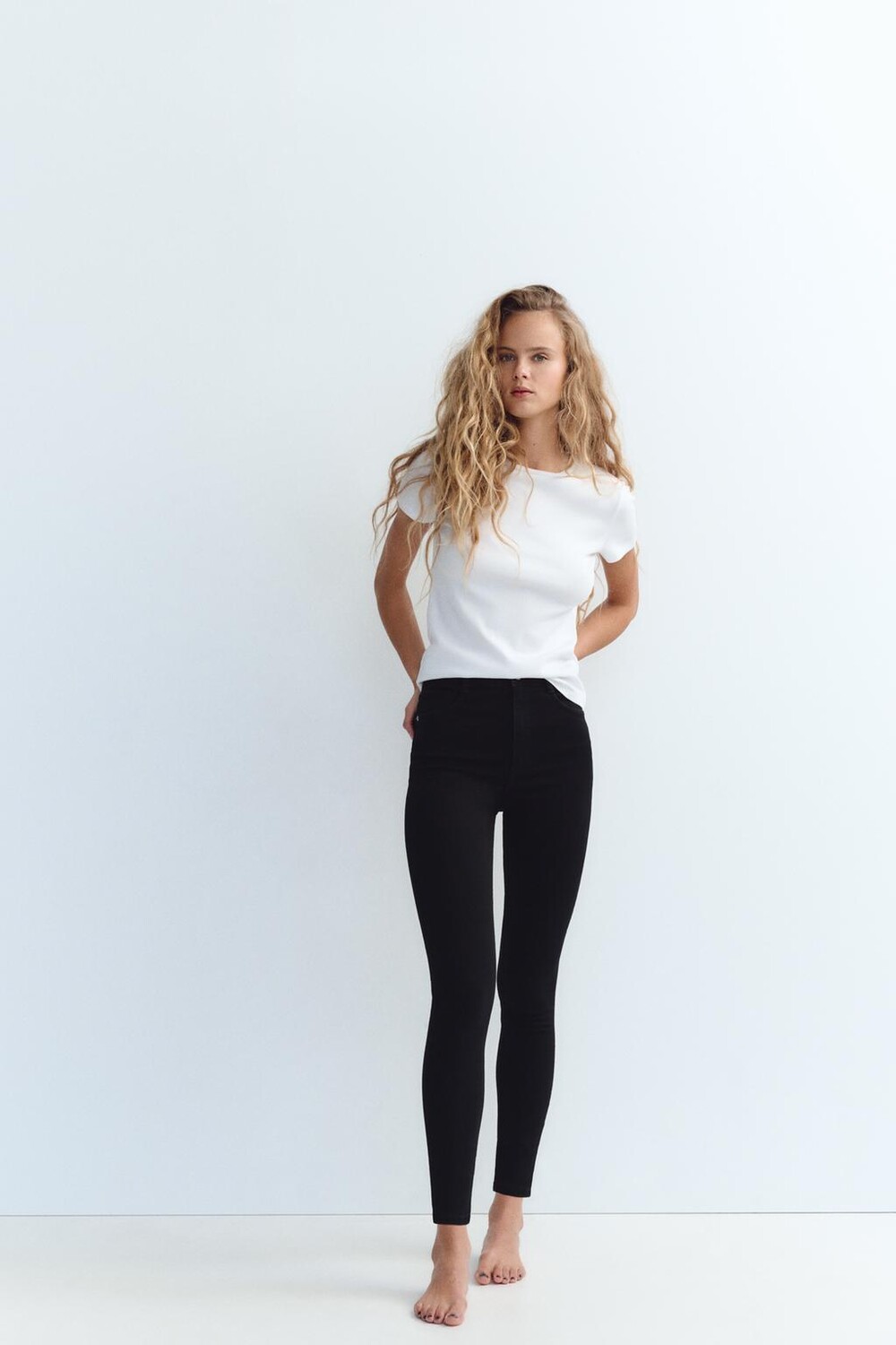 

Джинсы trf sculpt с высокой талией ZARA, черный