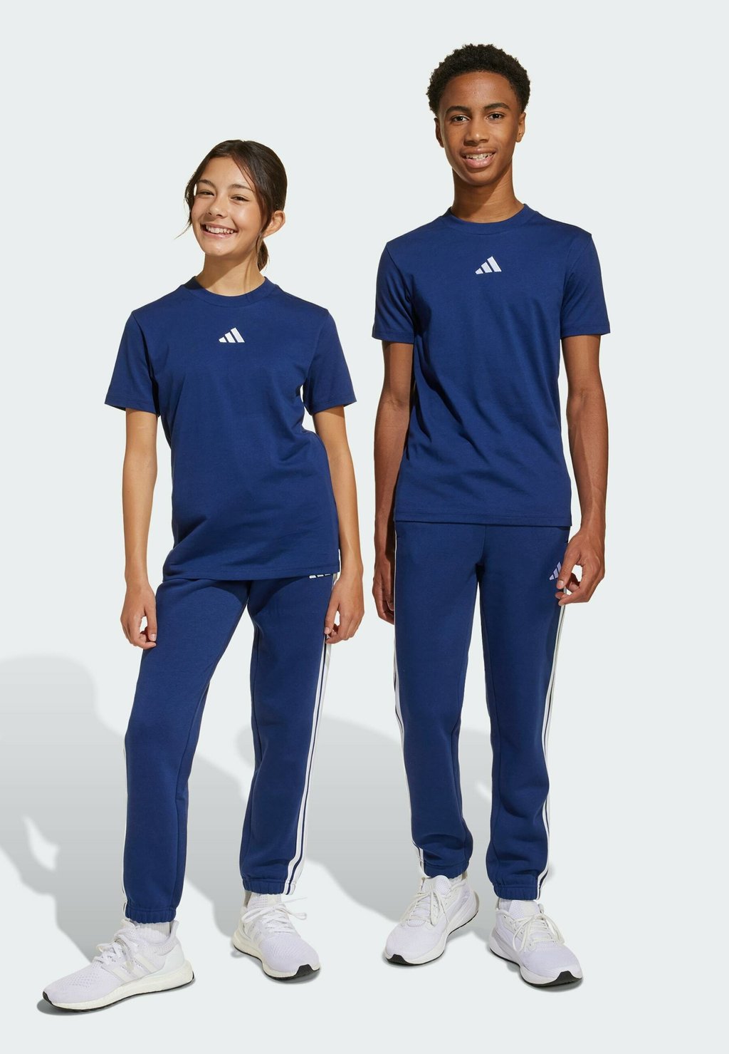 

Спортивные штаны ESSENTIALS Adidas Performance, темно-синий
