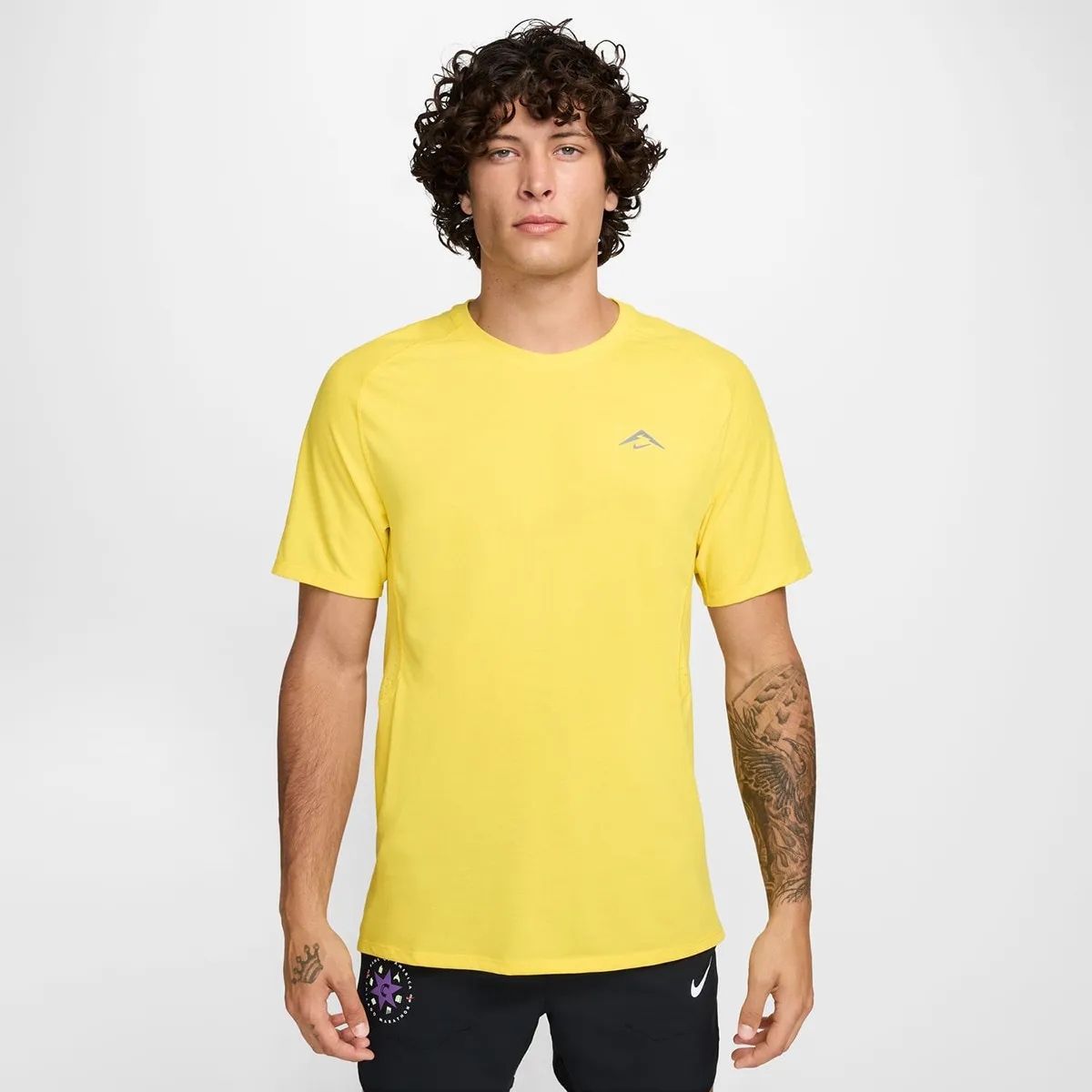 

Мужская футболка Solar Chase Nike, желтый