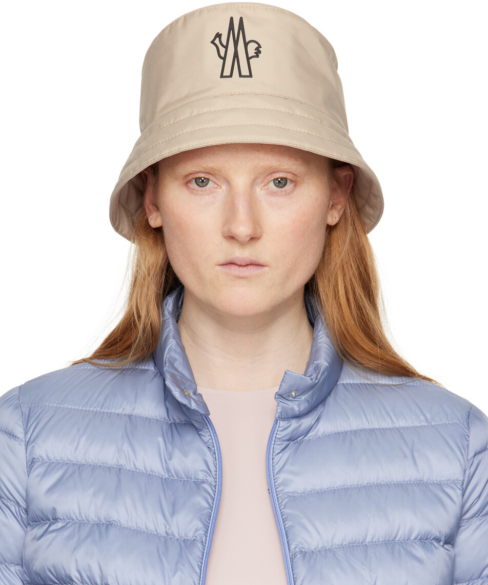 

Бежевая шляпа-мешок Moncler Grenoble, цвет Sand