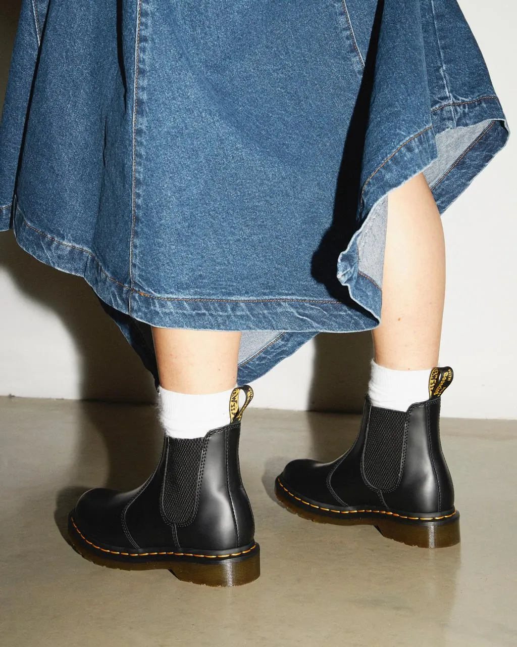 Ботинки женские Dr. Martens 2976 из гладкой кожи, черный — фото 2
