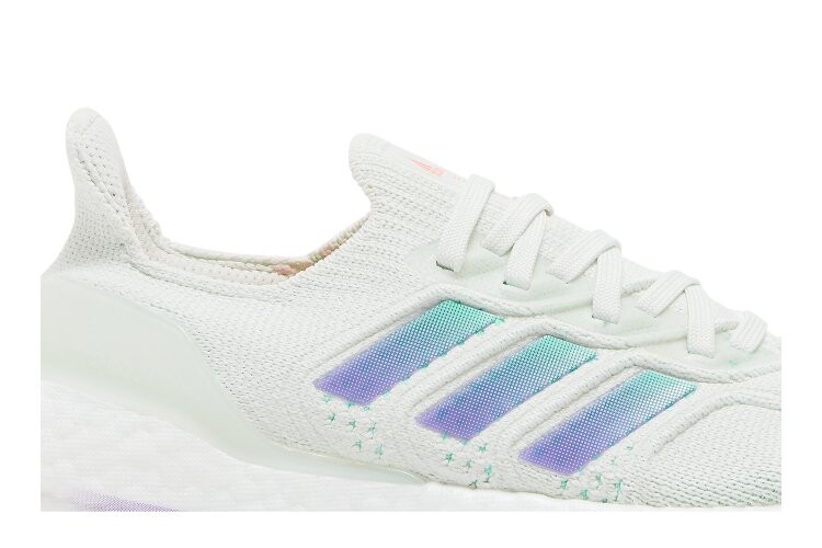 Кроссовки Adidas Wmns UltraBoost 22 Heat.RDY, белый — фото 2