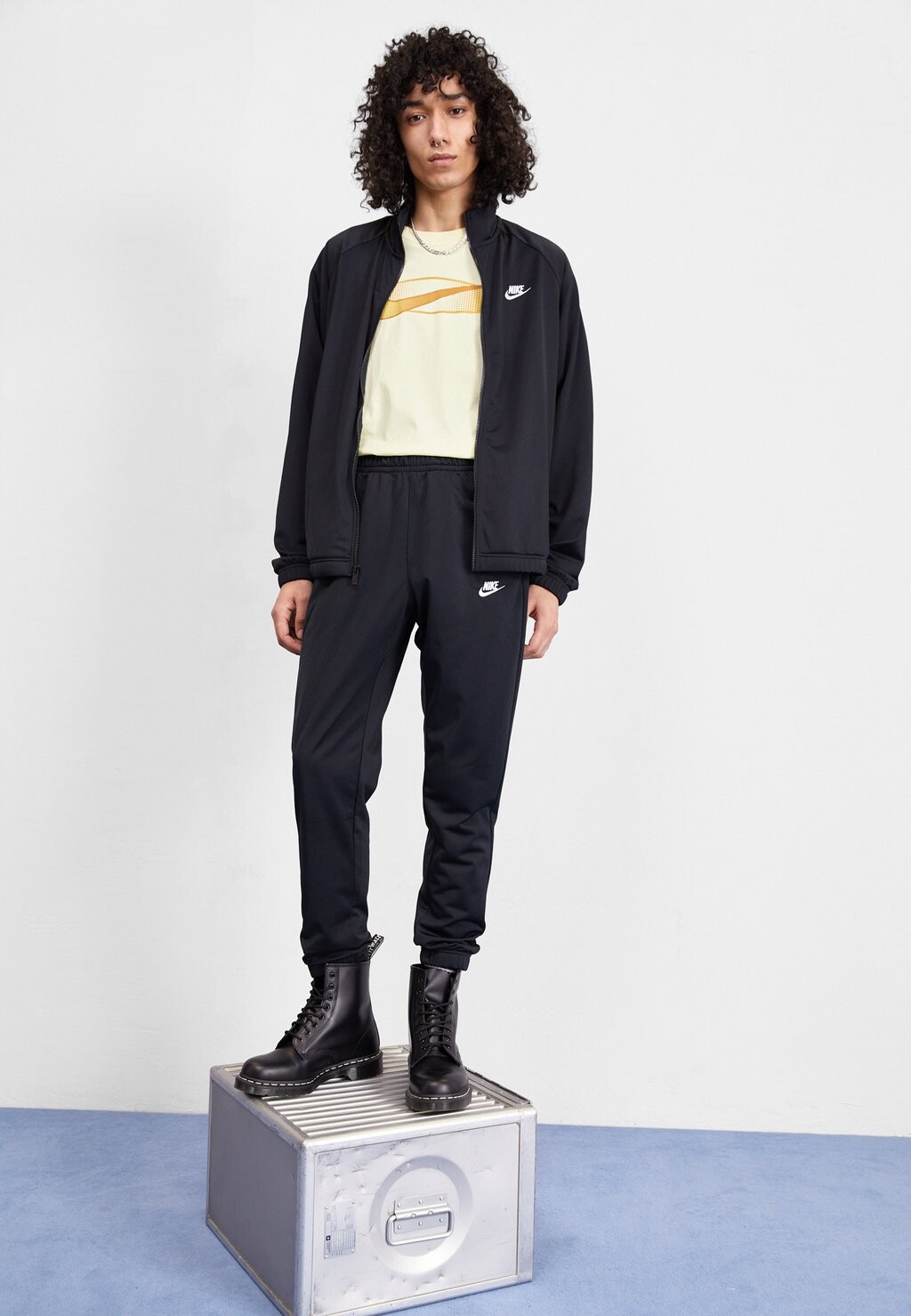 

Спортивный костюм CLUB Nike Sportswear, цвет black/white)