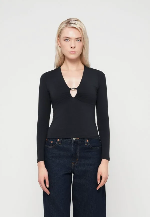 

Футболка с длинными рукавами и фурнитурой спереди Abercrombie & Fitch, Black, Черный, Футболка с длинными рукавами и фурнитурой спереди Abercrombie & Fitch, Black