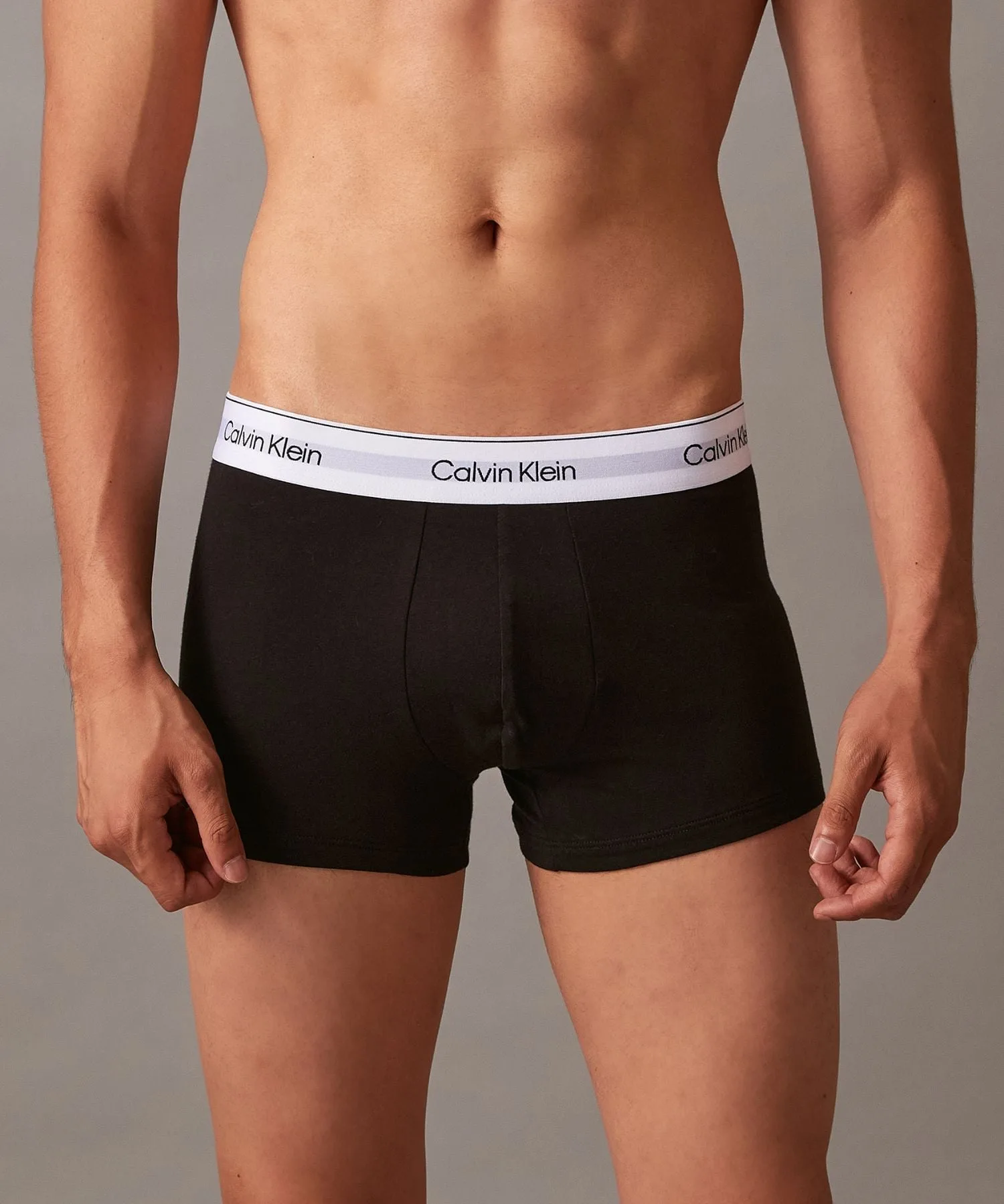 Официальный магазин Боксеры Calvin Klein Icon из эластичного хлопка, комплект из 2 штук, Calvin Klein NB4391 Как на Чон Куке, Grey Heather / Black — фото 4