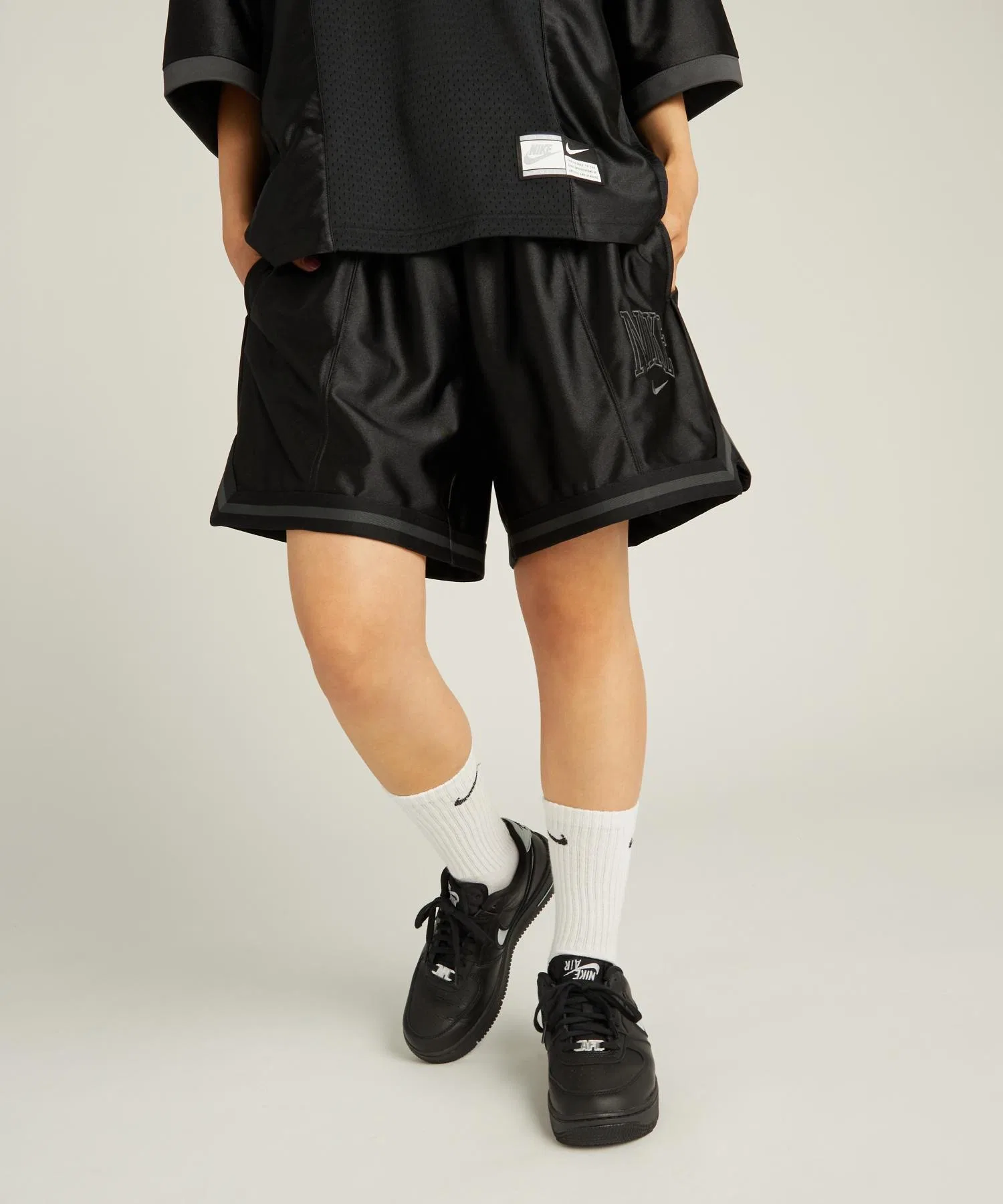 Женские шорты Nike Sportswear Loose Mid-Rise Graphic Shorts HJ0164-010 Black