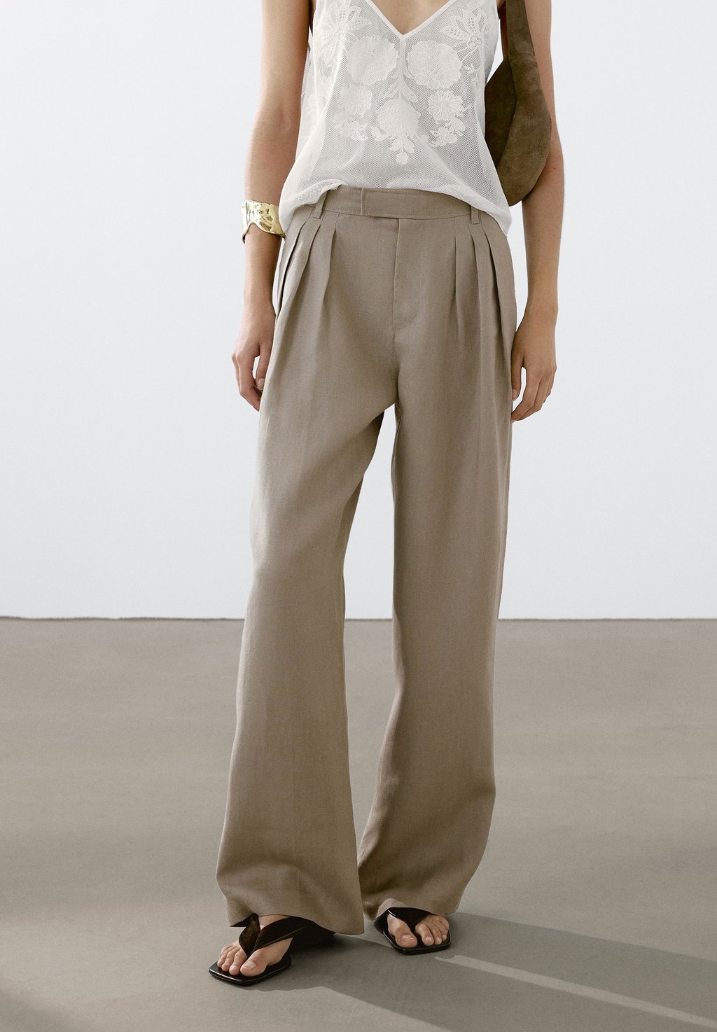 

Брюки TRIPLE DARTED Massimo Dutti, песочный