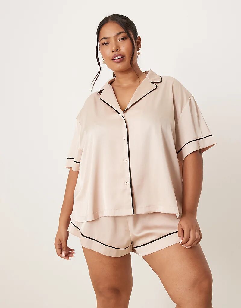 

Пижамный комплект из атласной рубашки с короткими рукавами и шорт ASOS DESIGN Curve светло-розового цвета Asos Curve
