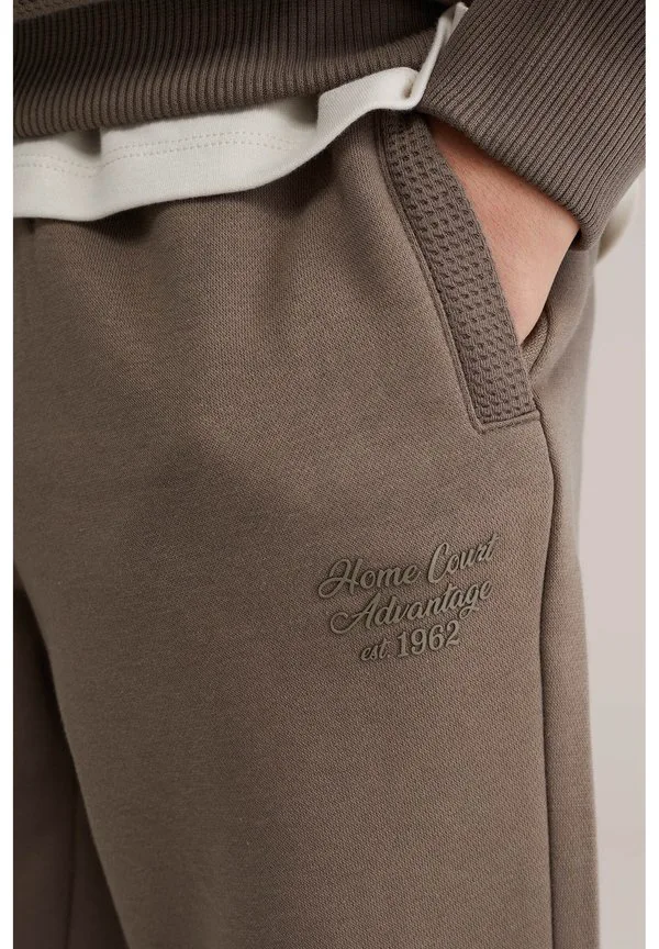 Спортивные штаны We Fashion, Taupe — фото 3