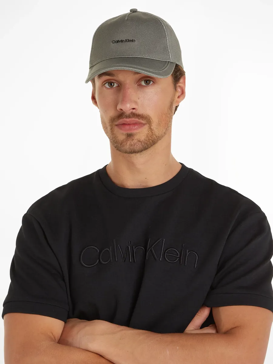 

Кепка Calvin Klein Snapback "METAL LETTERING BB CAP" с тисненым логотипом, оливковый