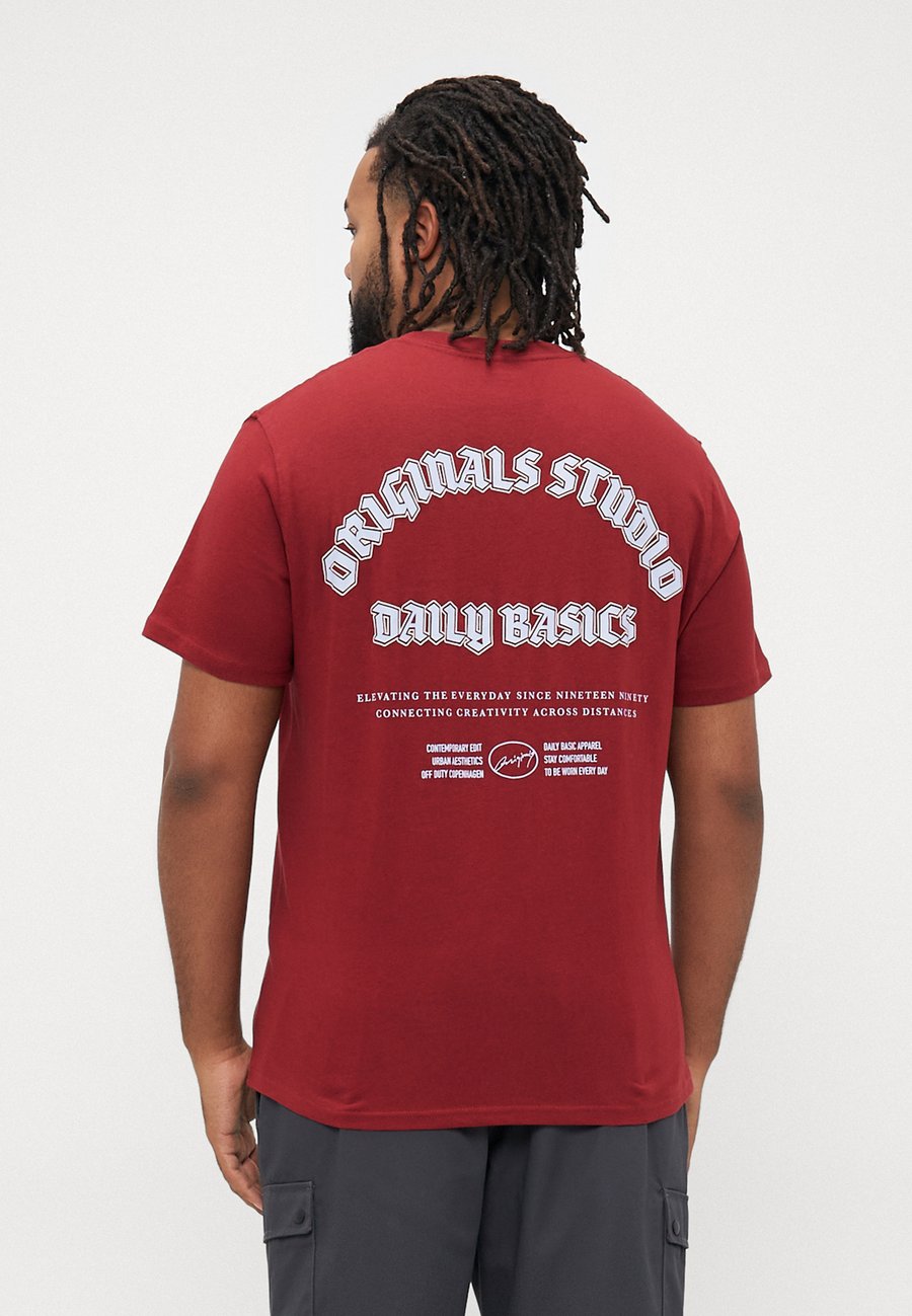 

Футболка Jack & Jones JORMEADOWS TYPO TEE CREW NECK, Tibetan Red/Red, Красный, Футболка Jack & Jones JORMEADOWS TYPO TEE CREW NECK, Tibetan Red/Red