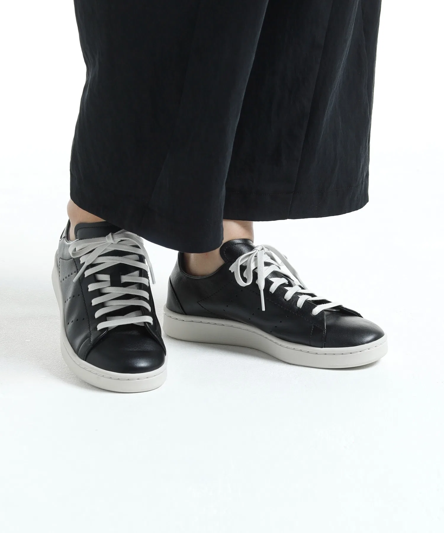 Унисекс кожаные кроссовки Y-3 STAN SMITH белые с чёрным — фото 2