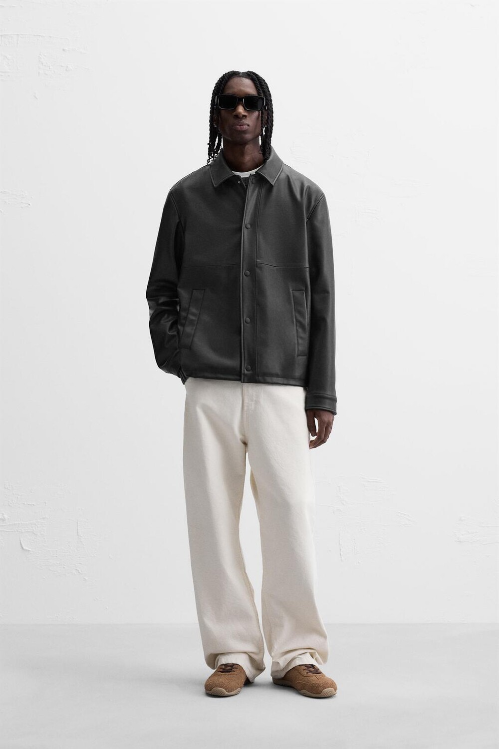 

Куртка с эффектом кожи ZARA, черный