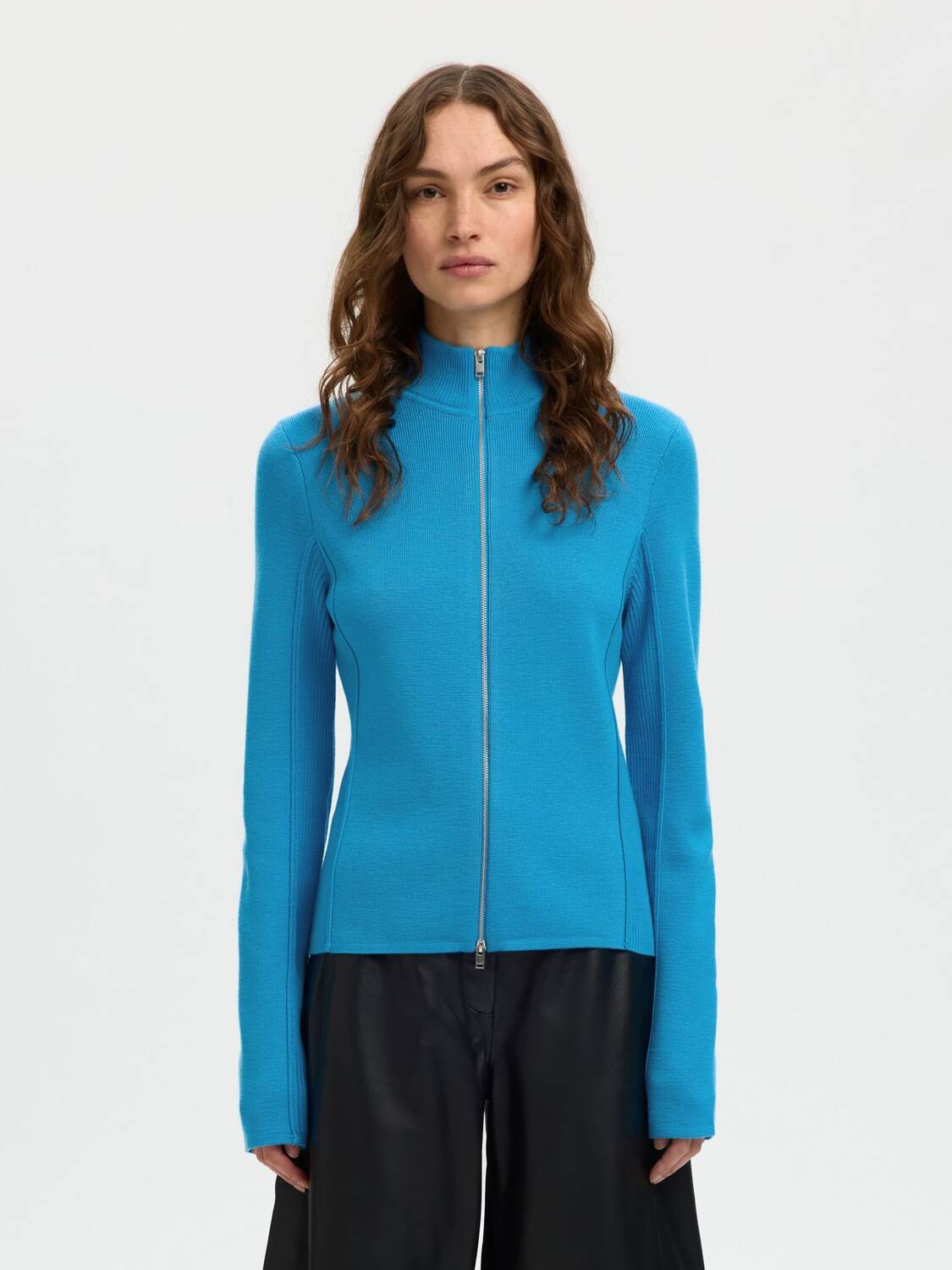 

SELECTED Кардиган из трикотажа в цвете лазурный