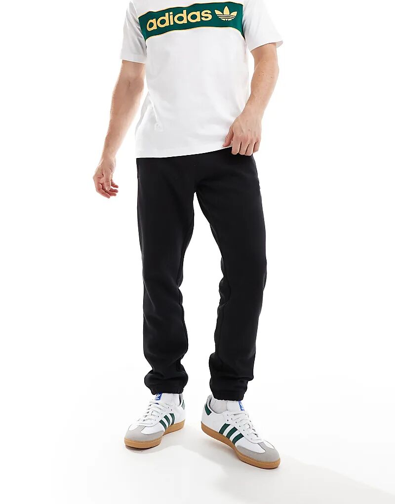 Джоггеры Trefoil Essentials черного цвета adidas Originals — фото 4